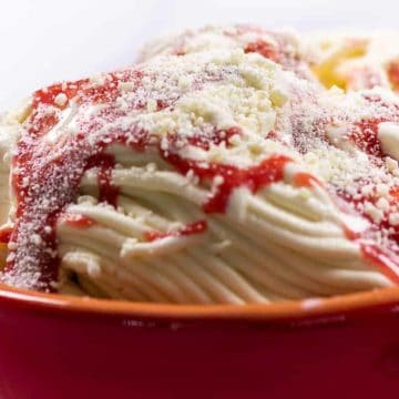 一碗意大利面冰淇淋(Spaghettieis)